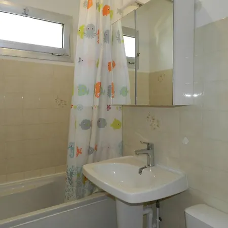 Le Lavandou, 2 Pieces, 4 Personnes - Fr-1-251-696 Apartment