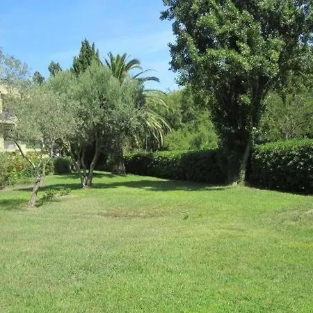Le Lavandou, 2 Pieces, 4 Personnes - Fr-1-251-696 Apartment Le Lavandou